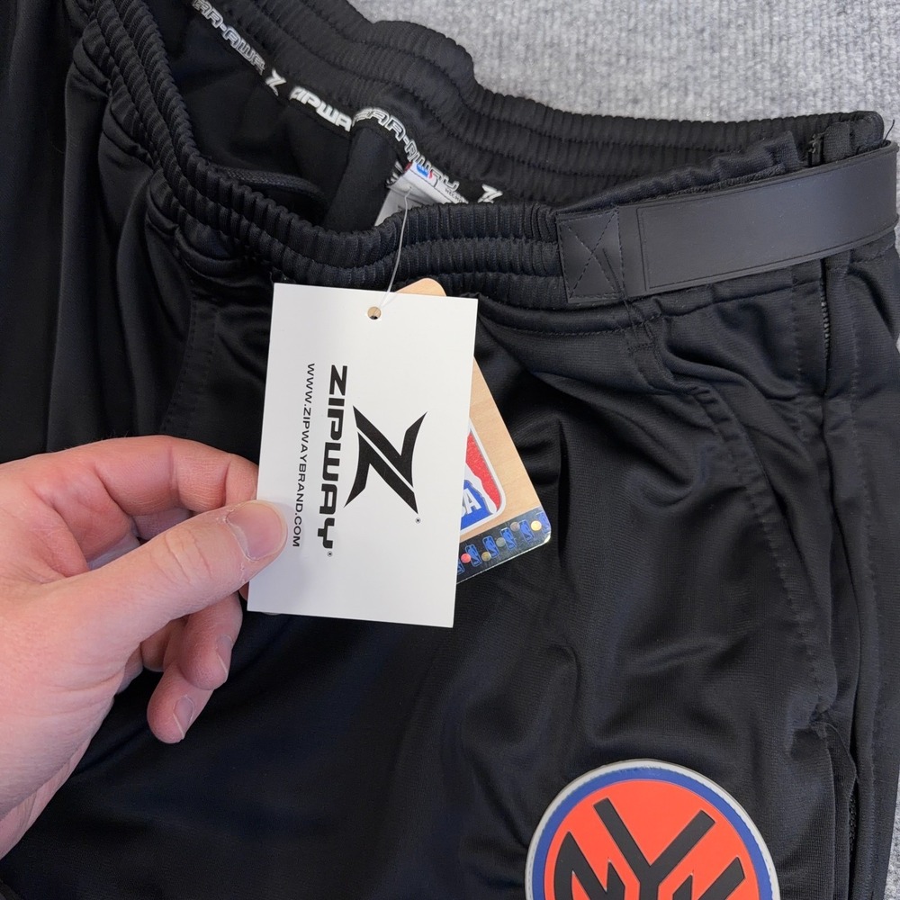New York Knicks Pants Men XL Black ZIPWAY Full Zip Sides Warmup Logo NEW - Picture 3 of 14